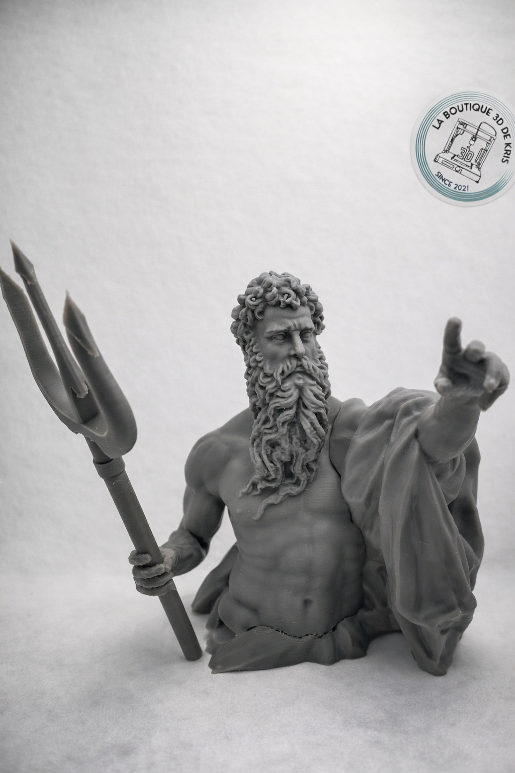 Sculpture Poséidon avec trident style statue antique
